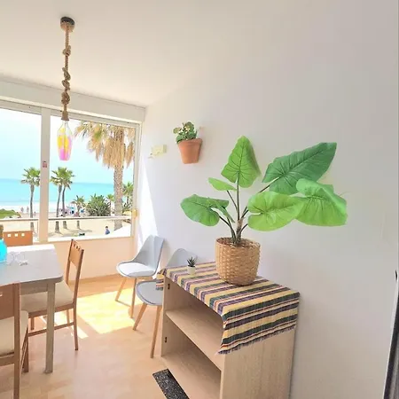 Apartament Wake Up To Panoramic Sea Views Beachfront On Promenade 2 Bed 1 Bath By Namasteelite *