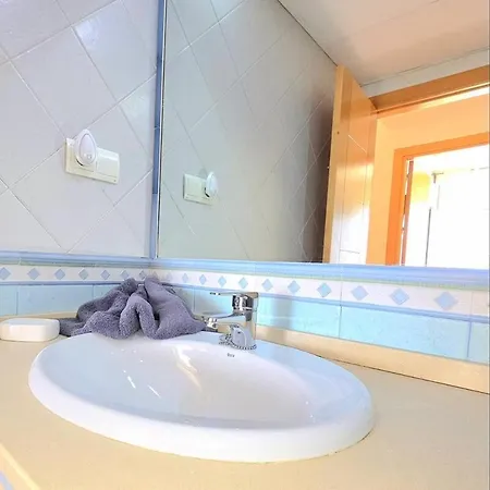 Apartament Wake Up To Panoramic Sea Views Beachfront On Promenade 2 Bed 1 Bath By Namasteelite