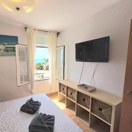 Wake Up To Panoramic Sea Views Beachfront On Promenade 2 Bed 1 Bath By Namasteelite *